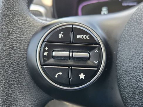 Used 2023 Kia Soul LX w/ Option Group 015 FWD image 23