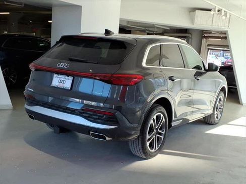 Certified 2025 Audi Q5 Premium w/ Convenience Package image 4