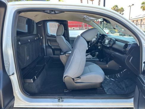 Used 2019 Toyota Tacoma SR image 17