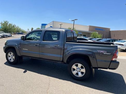 Used 2013 Toyota Tacoma PreRunner w/ TRD Sport Pkg RWD image 4