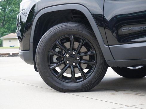 Used 2023 Jeep Cherokee Altitude Lux AWD/4WD image 13
