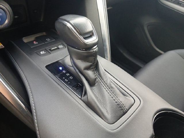 Used 2021 Toyota Venza LE AWD/4WD image 12