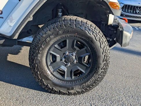 Used 2022 Jeep Gladiator Mojave w/ Trailer Tow Package image 9