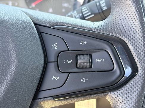Used 2026 Chevrolet Trax LS FWD image 13