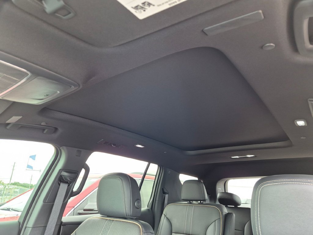 New 2026 Chevrolet Traverse High Country w/ LPO, Floor Liner Package FWD image 18