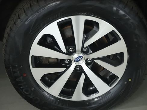 Used 2023 Subaru Outback Premium image 10