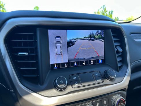 Used 2022 GMC Acadia Denali w/ Denali Ultimate Package AWD/4WD image 18