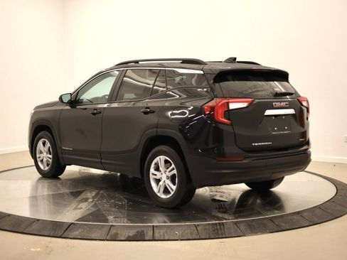 Used 2023 GMC Terrain SLE w/ Driver Convenience Package image 5