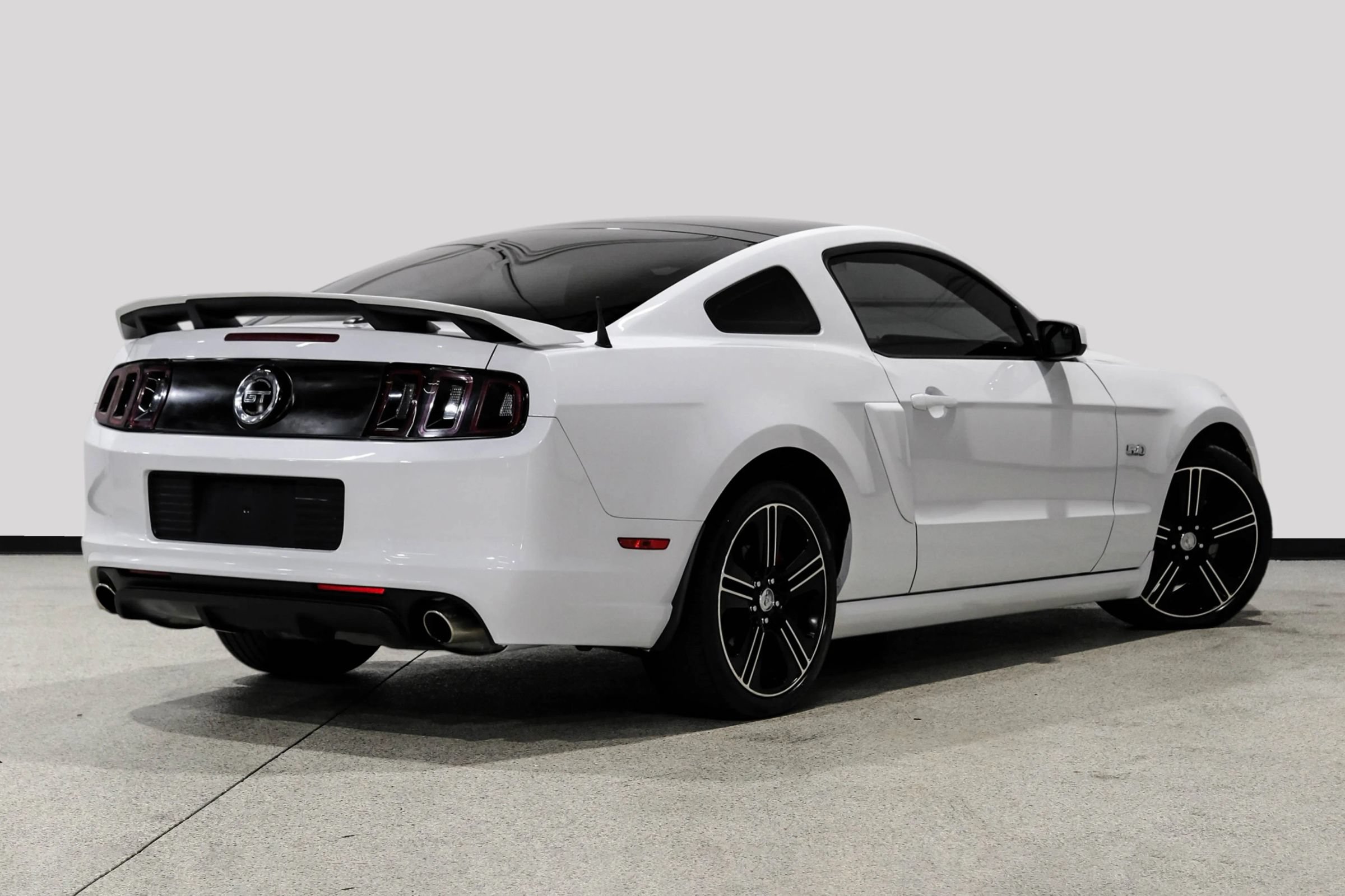 Used 2014 Ford Mustang GT Premium w/ Electronics Package RWD image 7