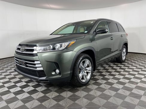 Used 2018 Toyota Highlander Limited image 9