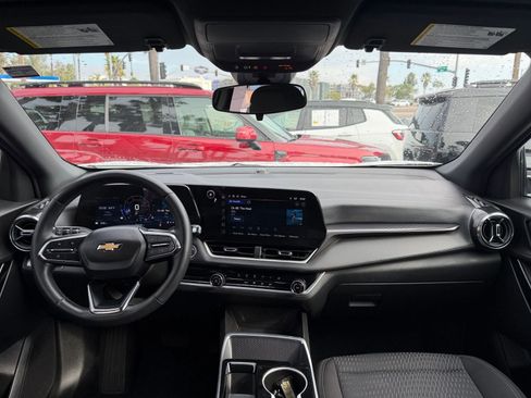 Used 2025 Chevrolet Equinox LT image 34