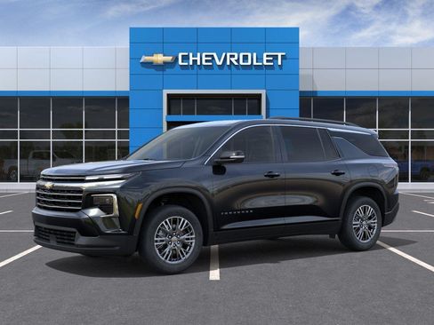 New 2026 Chevrolet Traverse LT w/ Driver Confidence Package FWD image 2