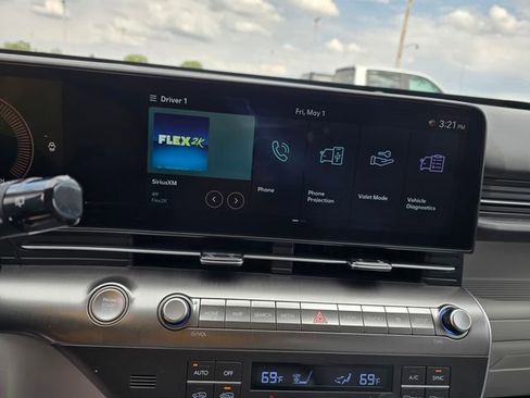 Used 2025 Hyundai Kona SEL AWD/4WD image 29
