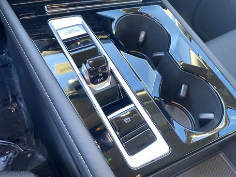 New 2026 Volkswagen Atlas SE image 26