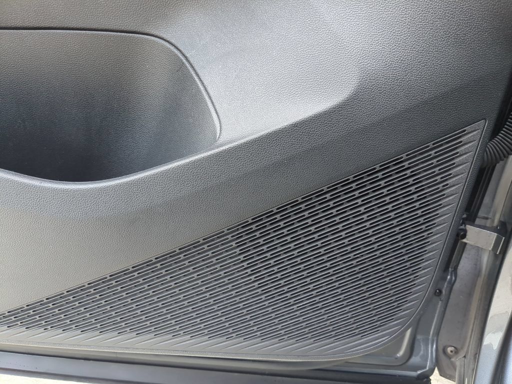 Certified 2024 Volkswagen Atlas SE FWD image 19