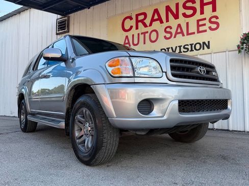 Used 2004 Toyota Sequoia SR5 AWD/4WD image 1