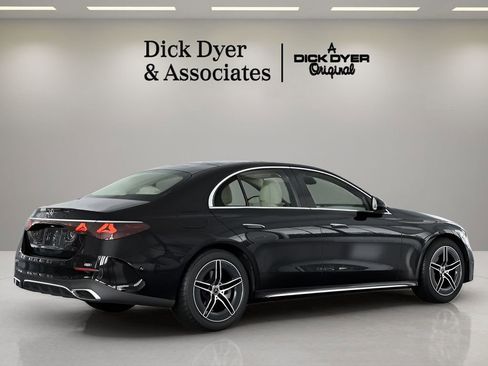 Used 2025 Mercedes-Benz E 350 Sedan image 10