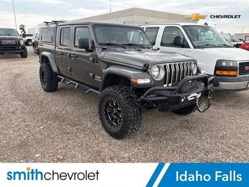 Used 2021 Jeep Gladiator Overland w/ Trailer Tow Package AWD/4WD image 1