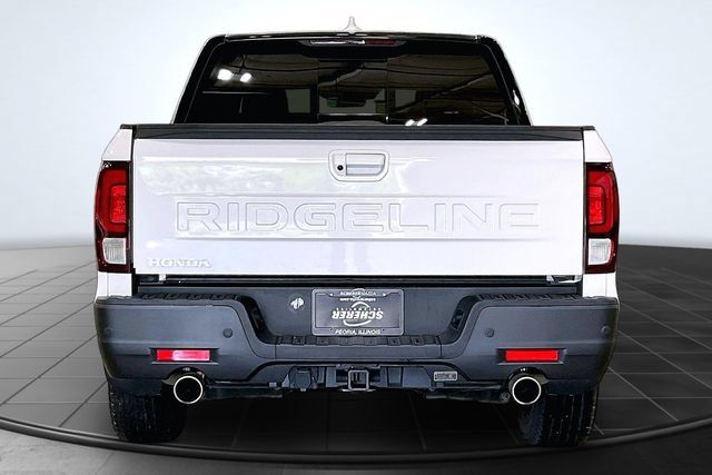 Used 2025 Honda Ridgeline Black Edition image 4