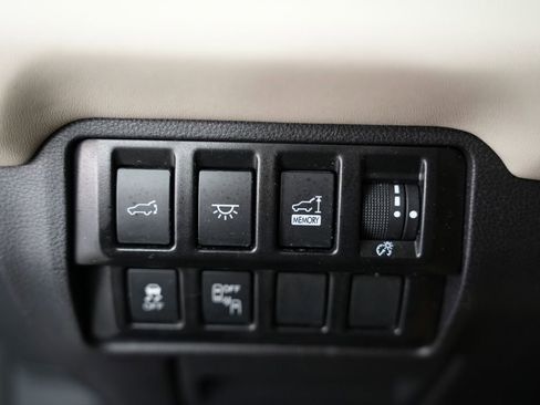 Used 2022 Subaru Ascent Limited image 53