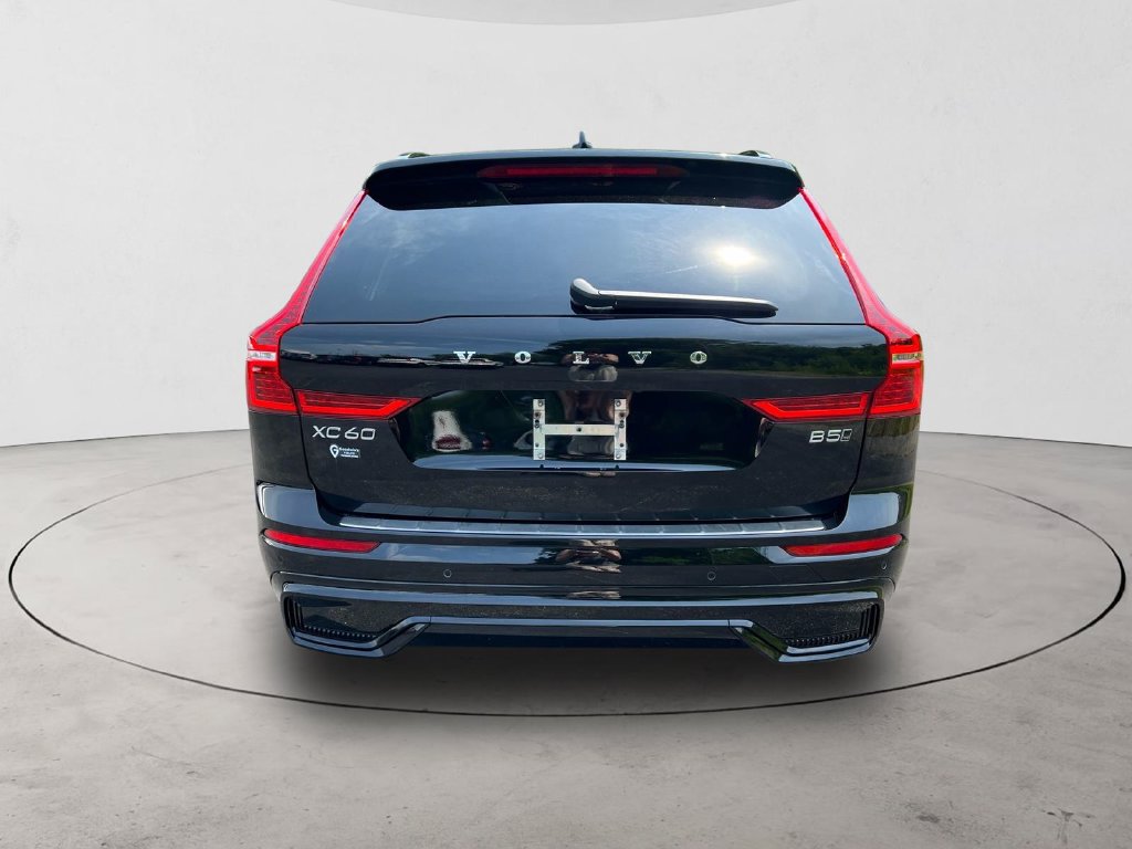 Certified 2025 Volvo XC60 B5 Ultra w/ Protection Package Premier AWD/4WD image 4