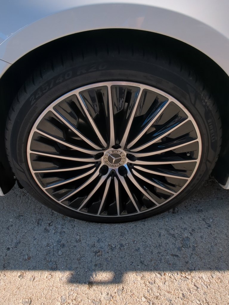 Used 2024 Mercedes-Benz E 350 4MATIC Sedan image 2