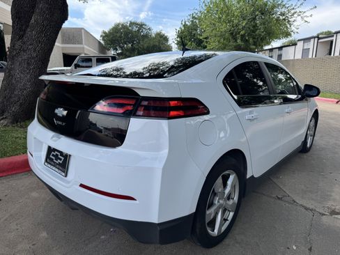 Used 2012 Chevrolet Volt FWD image 4