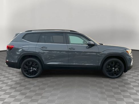 New 2026 Volkswagen Atlas SE FWD image 2