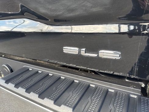 Used 2024 GMC Sierra 1500 SLE w/ X31 Off-Road Package image 32