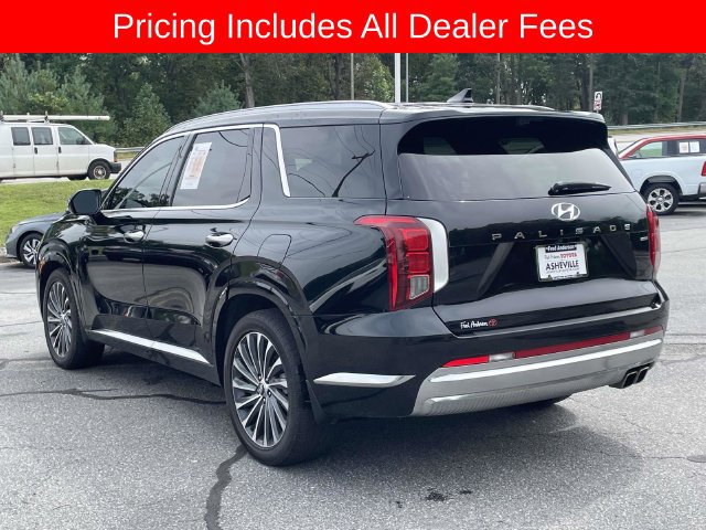 Used 2023 Hyundai Palisade Calligraphy w/ Cargo Package AWD/4WD image 3