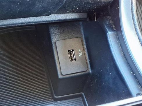 Used 2019 Ford Edge SE image 8