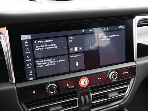 Certified 2026 Porsche Macan AWD/4WD image 21