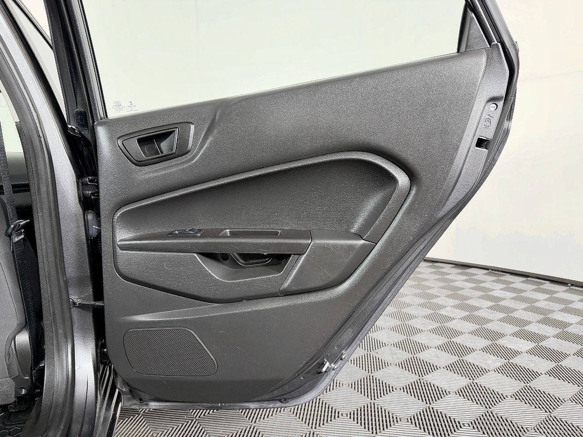 Used 2018 Ford Fiesta SE FWD image 38