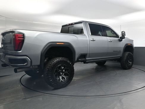 Used 2025 GMC Sierra 2500 Denali Ultimate w/ Max Trailering Package AWD/4WD image 4