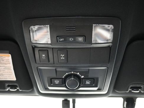 Used 2017 Toyota Tacoma TRD Off-Road image 27