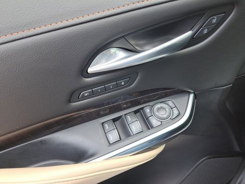 Certified 2025 Cadillac XT4 Premium Luxury w/ Cold Weather Package FWD image 32