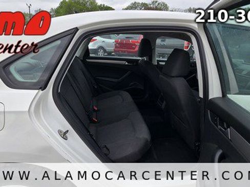 Used 2012 Volkswagen Passat 2.5 S image 17