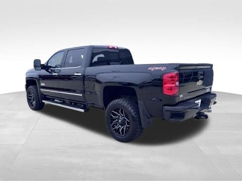 Used 2016 Chevrolet Silverado 2500 High Country w/ Duramax Plus Package AWD/4WD image 5