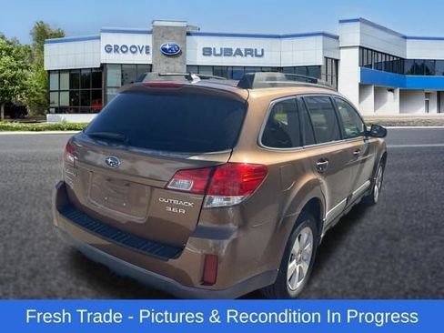 Used 2011 Subaru Outback 3.6R Limited w/ PWR Moonroof Pkg AWD/4WD image 7