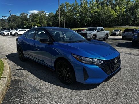 New 2025 Nissan Sentra SR w/ Midnight Edition image 3