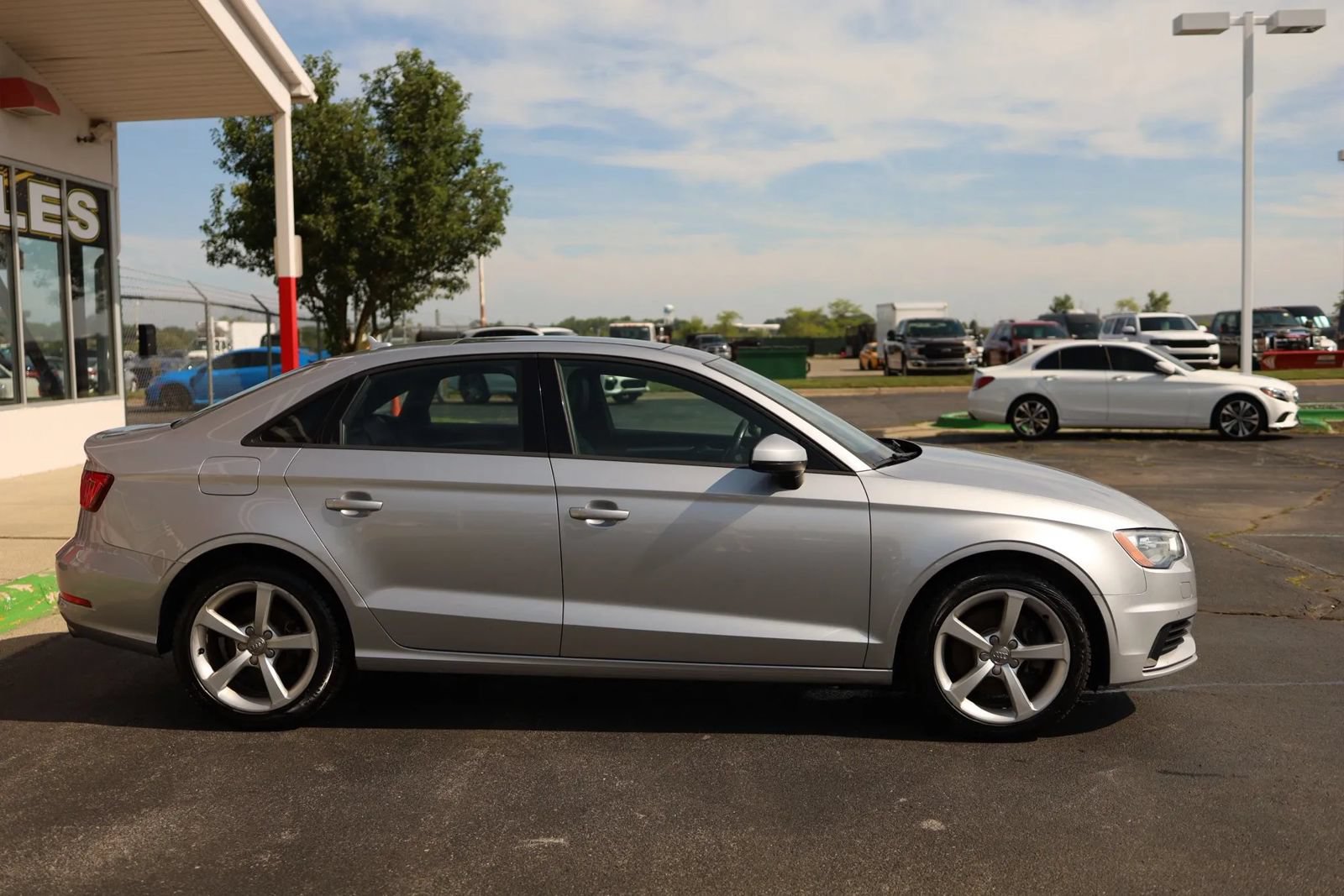 Used 2016 Audi A3 2.0T Premium w/ Audi MMI Navigation Plus AWD/4WD image 4