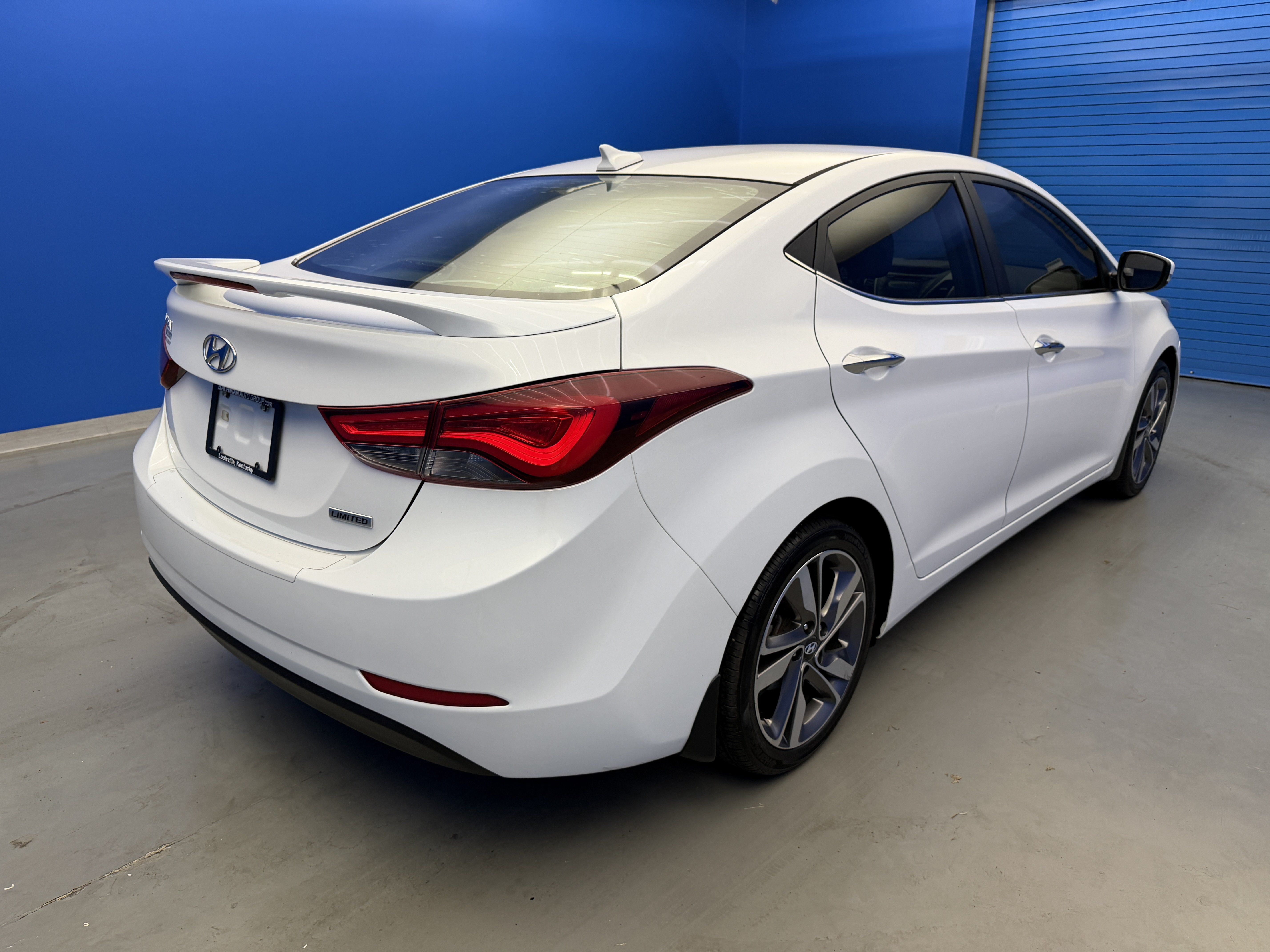 Used 2016 Hyundai Elantra Limited w/ Option Group 04 FWD image 7