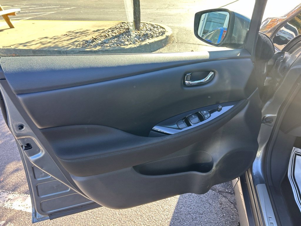 Used 2025 Nissan Leaf SV Plus FWD image 11