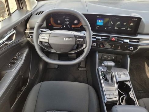 New 2026 Kia Sportage LX FWD image 12