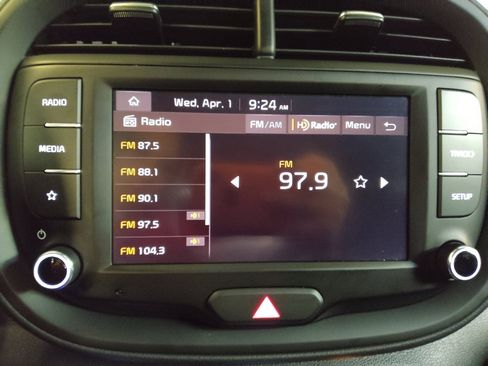 Used 2025 Kia Soul LX FWD image 25