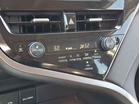 Used 2024 Toyota Camry SE image 17