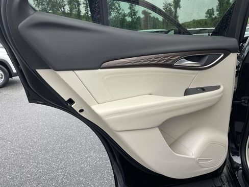 Used 2023 Buick Envision Avenir FWD image 2