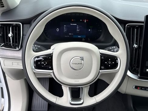 New 2026 Volvo XC90 T8 Ultra w/ Protection Package Premier AWD/4WD image 11