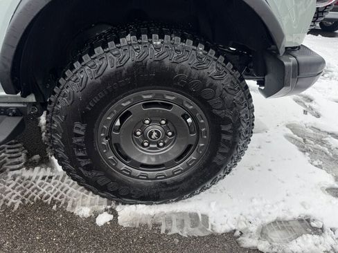 Used 2024 Ford Bronco Badlands image 25