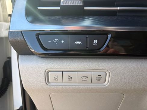 Certified 2022 Kia Carnival SX Prestige image 20